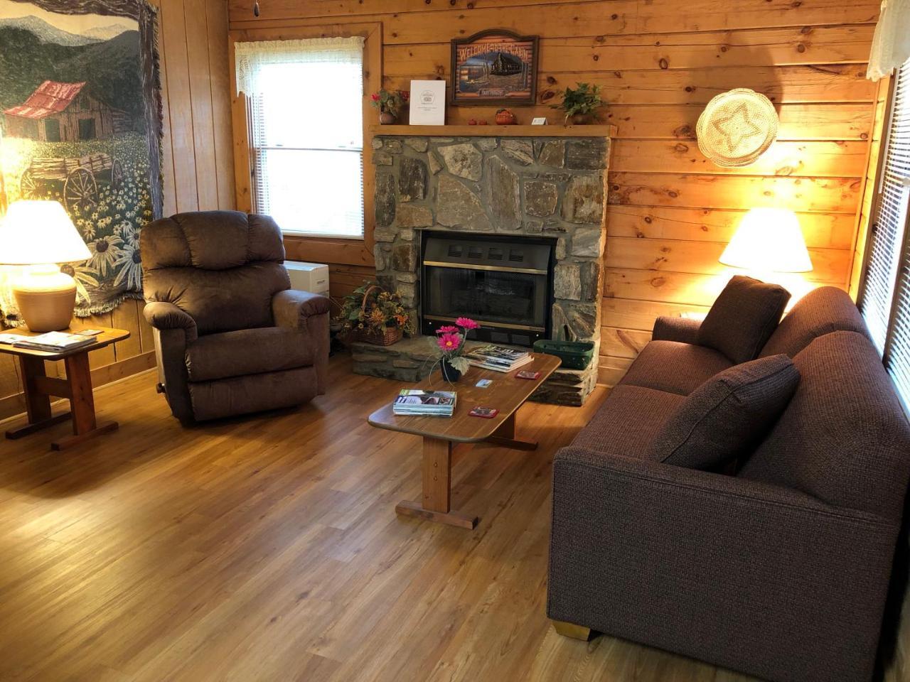 Misty Creek Log Cabins Maggie Valley Extérieur photo